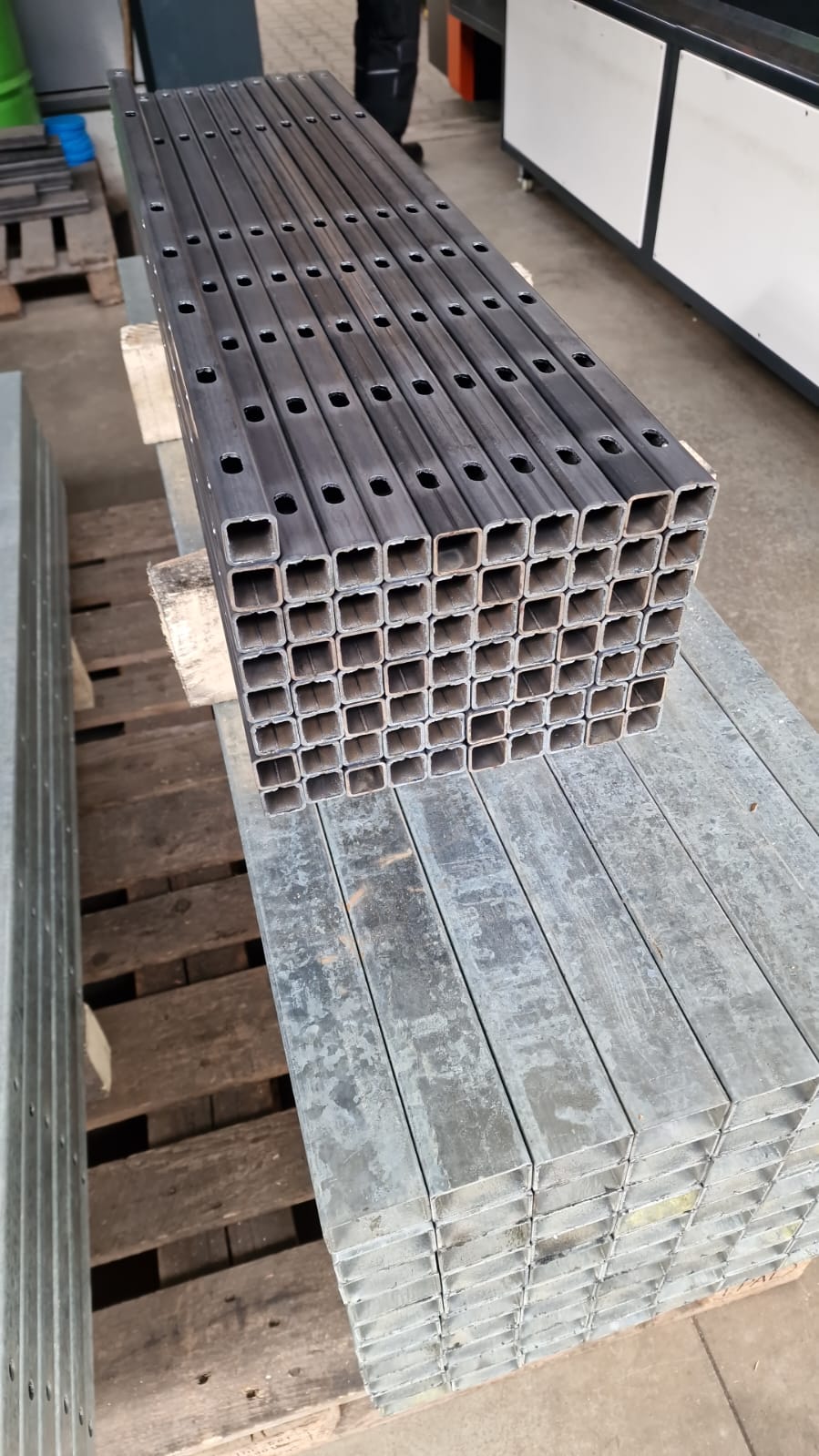 Vierkantrohr mit Löchern